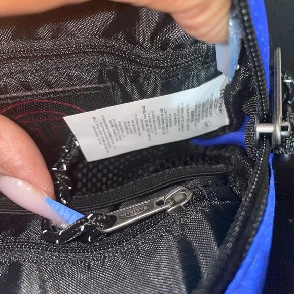 Eastpak X Telfar Painter’s Tape Circle Bag - Picture 7 of 8